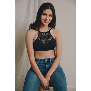Floral Cutout Seamless Crop Top in Black
